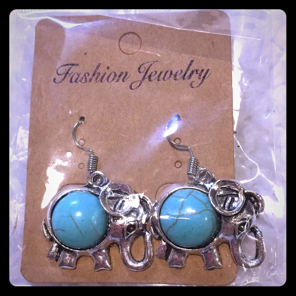 ✅4-20$ New in packaging elephant earrings